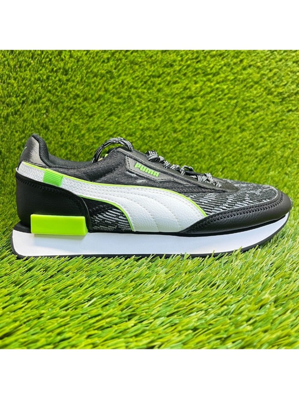 Puma Future Rider Visual Effects Boys Size 7Y Black White Running Shoes Sneakers